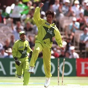 Shoaib Akhtar celebrates Nathan Astles wicket June 1999 during the semi finals
