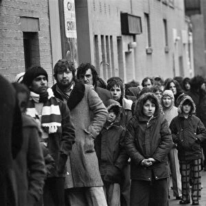 Star Wars fans, queuing outside Cinema, Birmingham, 29th January 1978