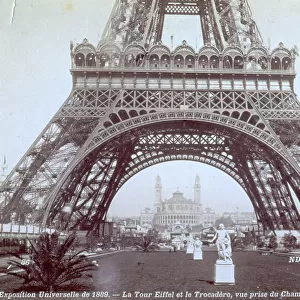 The base of the Eiffel Tower and the gardens around it, in Paris. In the background, the Trocadero, which today houses the Museum of the French Monuments