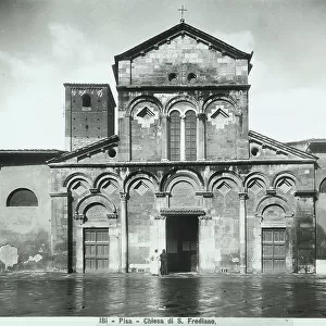Faade of the church of S. Frediano in Pisa, built between the eleventh and the twelfth century